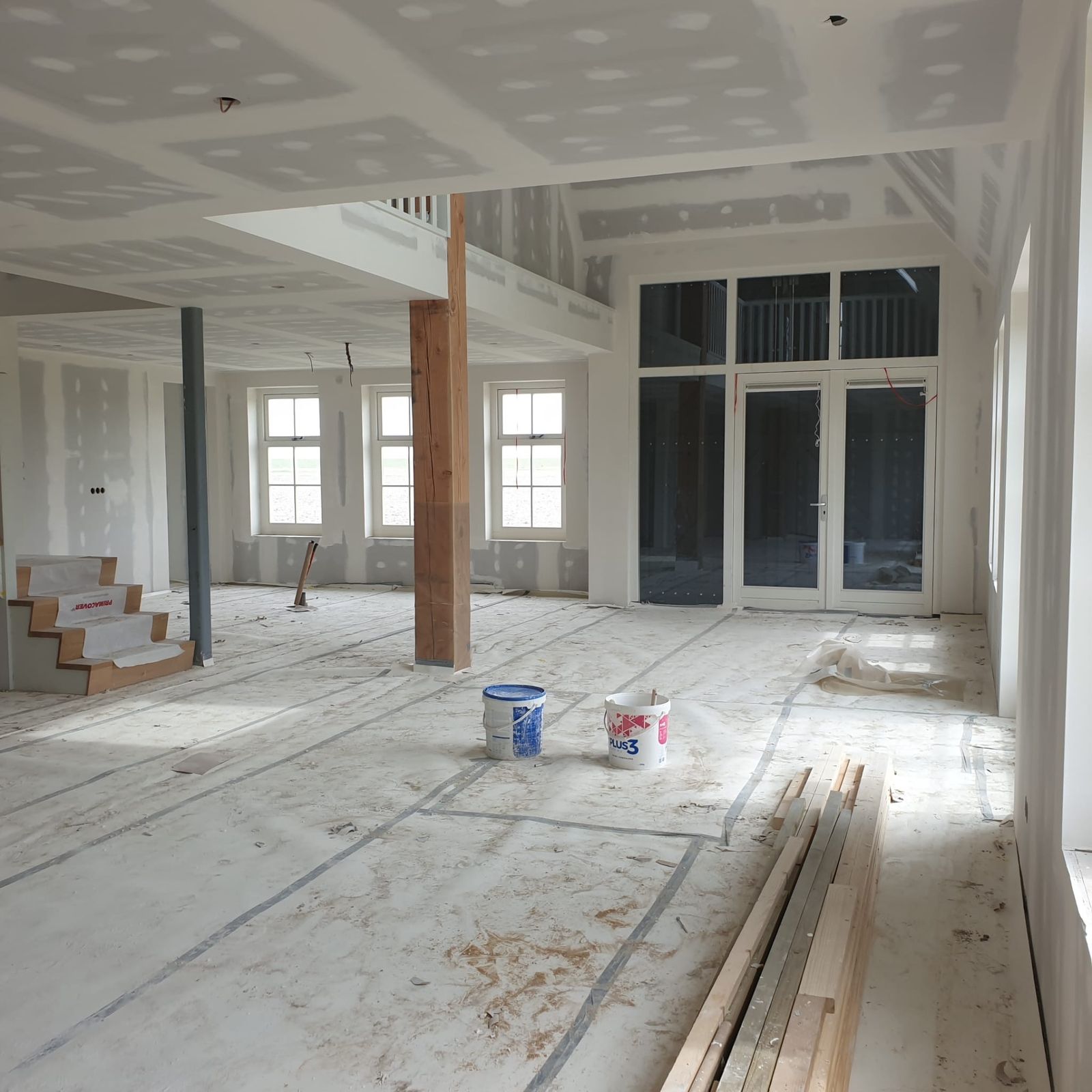 Villa met vide: wanden en plafonds volledig afgewerkt